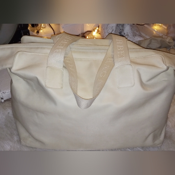 Burberry Large Nylon Tote Shoulder Bag. Off White. Burberry Bag Tag. - Picture 3 of 16